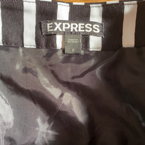 Express high waisted skirt - Picture 3 of 3